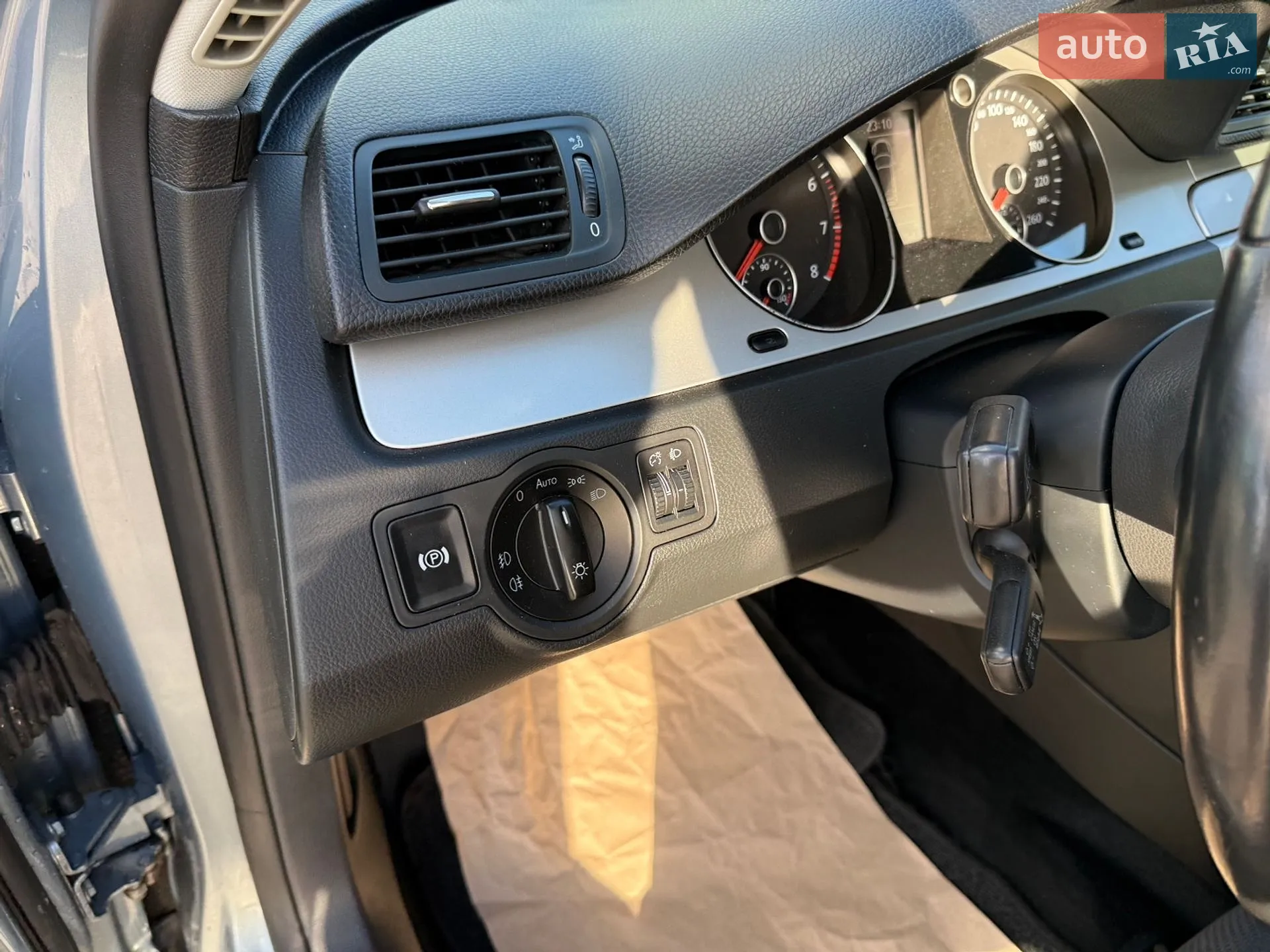 2010 Volkswagen Passat - мініатюра 9