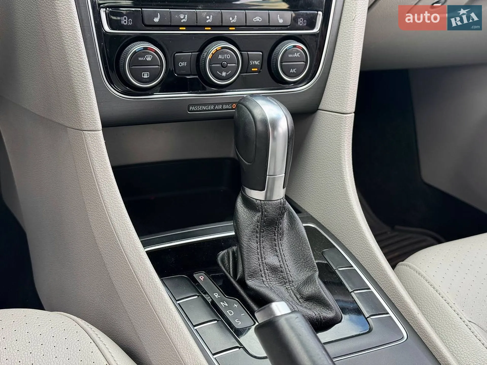 2017 Volkswagen Passat - мініатюра 28