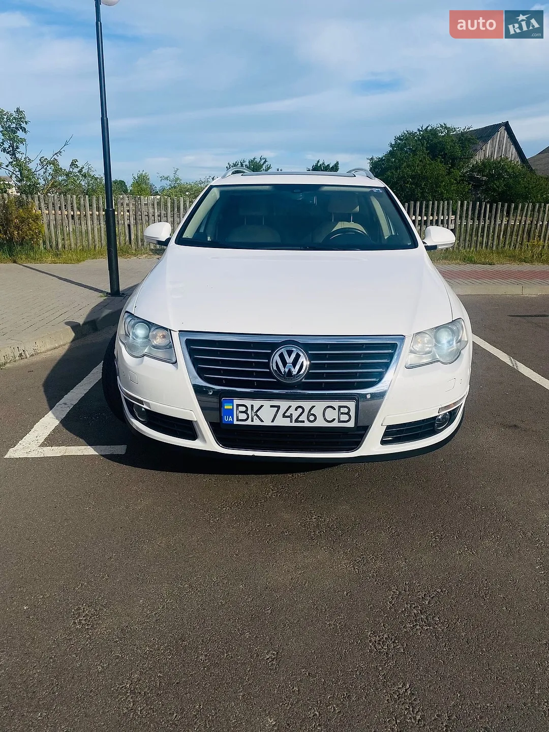 2010 Volkswagen Passat - мініатюра 2