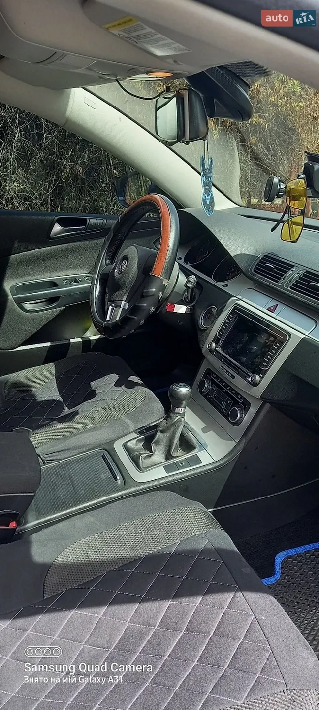 2010 Volkswagen Passat - мініатюра 5