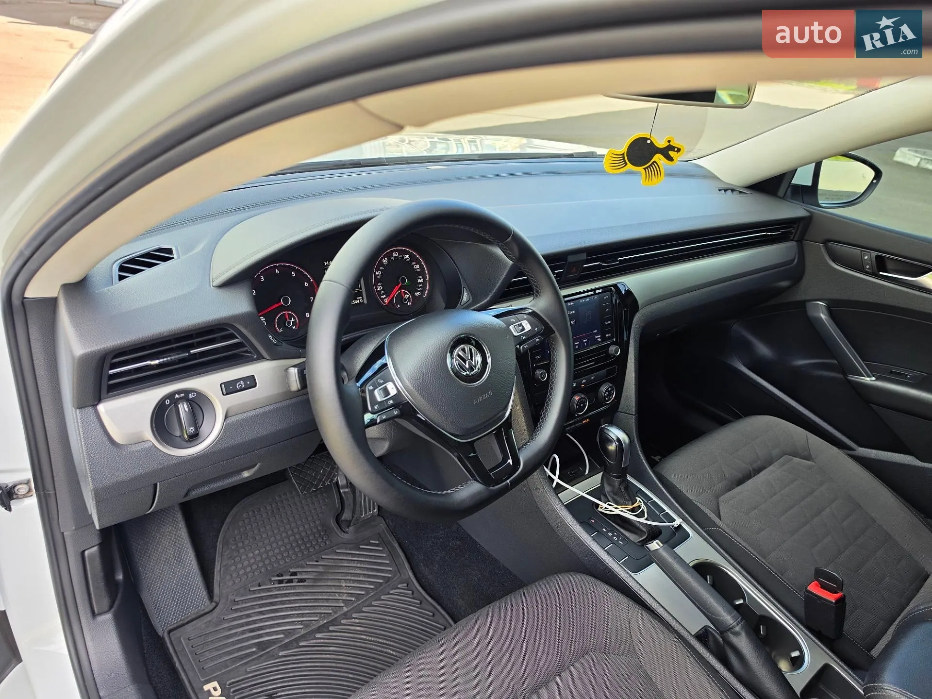 2019 Volkswagen Passat - мініатюра 16