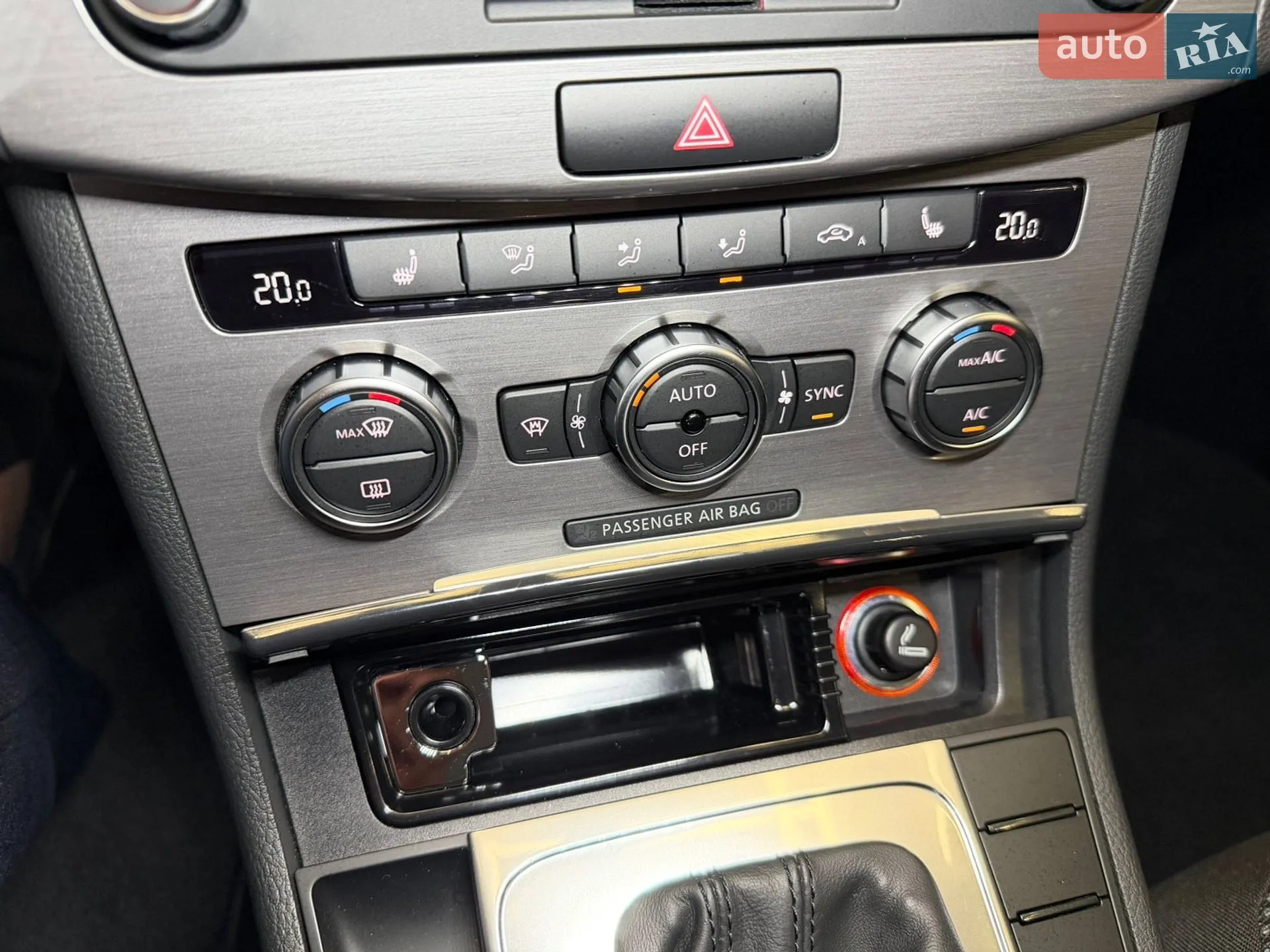 2013 Volkswagen Passat - мініатюра 32
