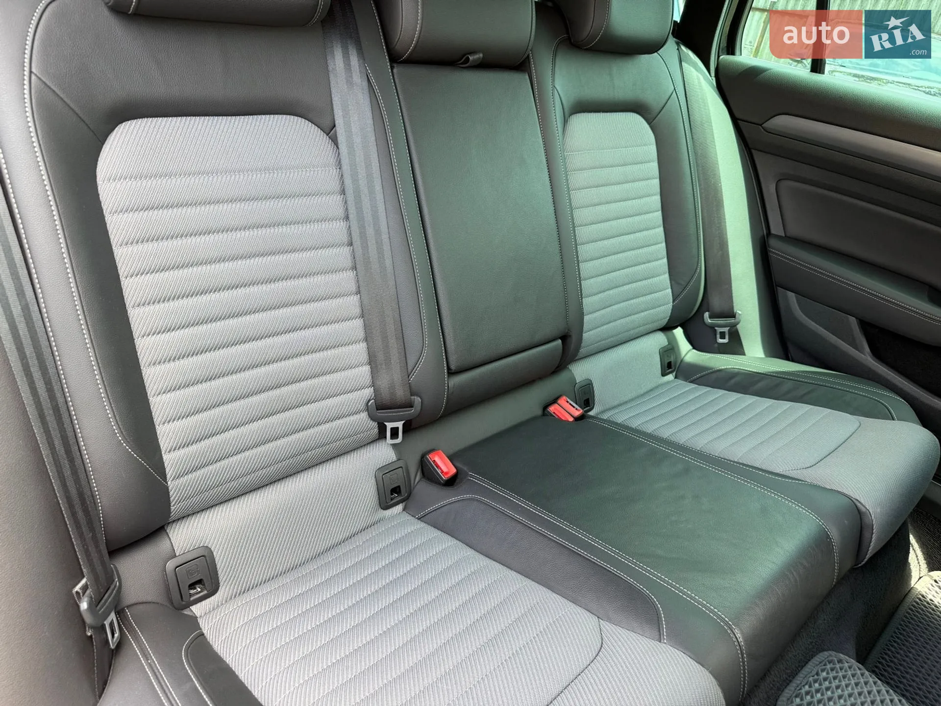 2016 Volkswagen Passat - мініатюра 38