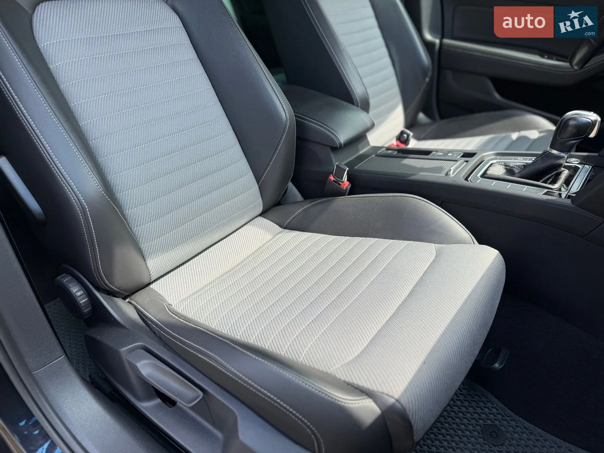 2016 Volkswagen Passat - мініатюра 42