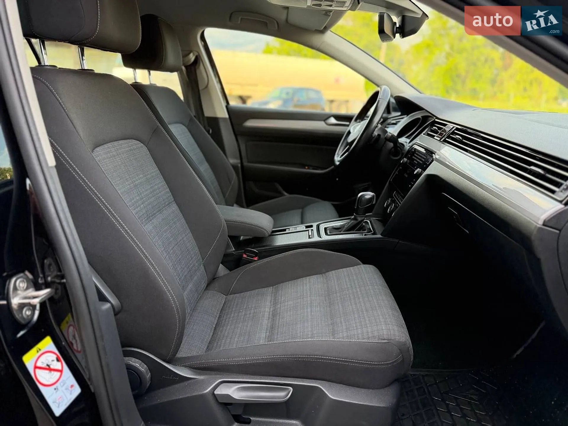 2019 Volkswagen Passat - мініатюра 32