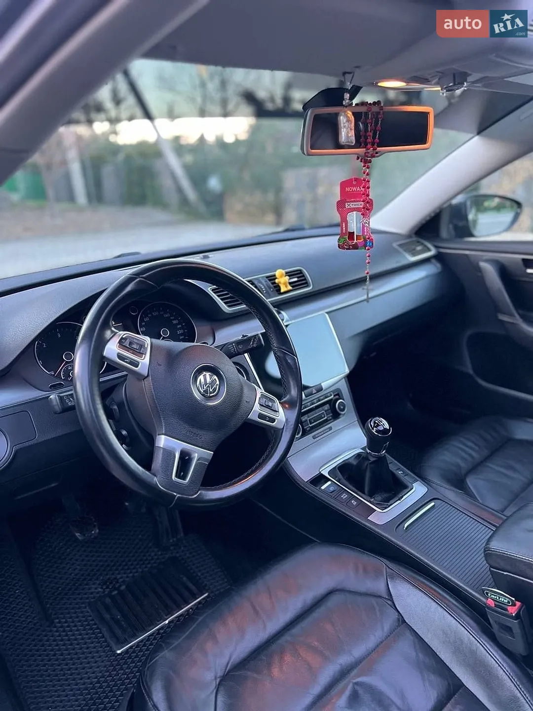2011 Volkswagen Passat - мініатюра 29