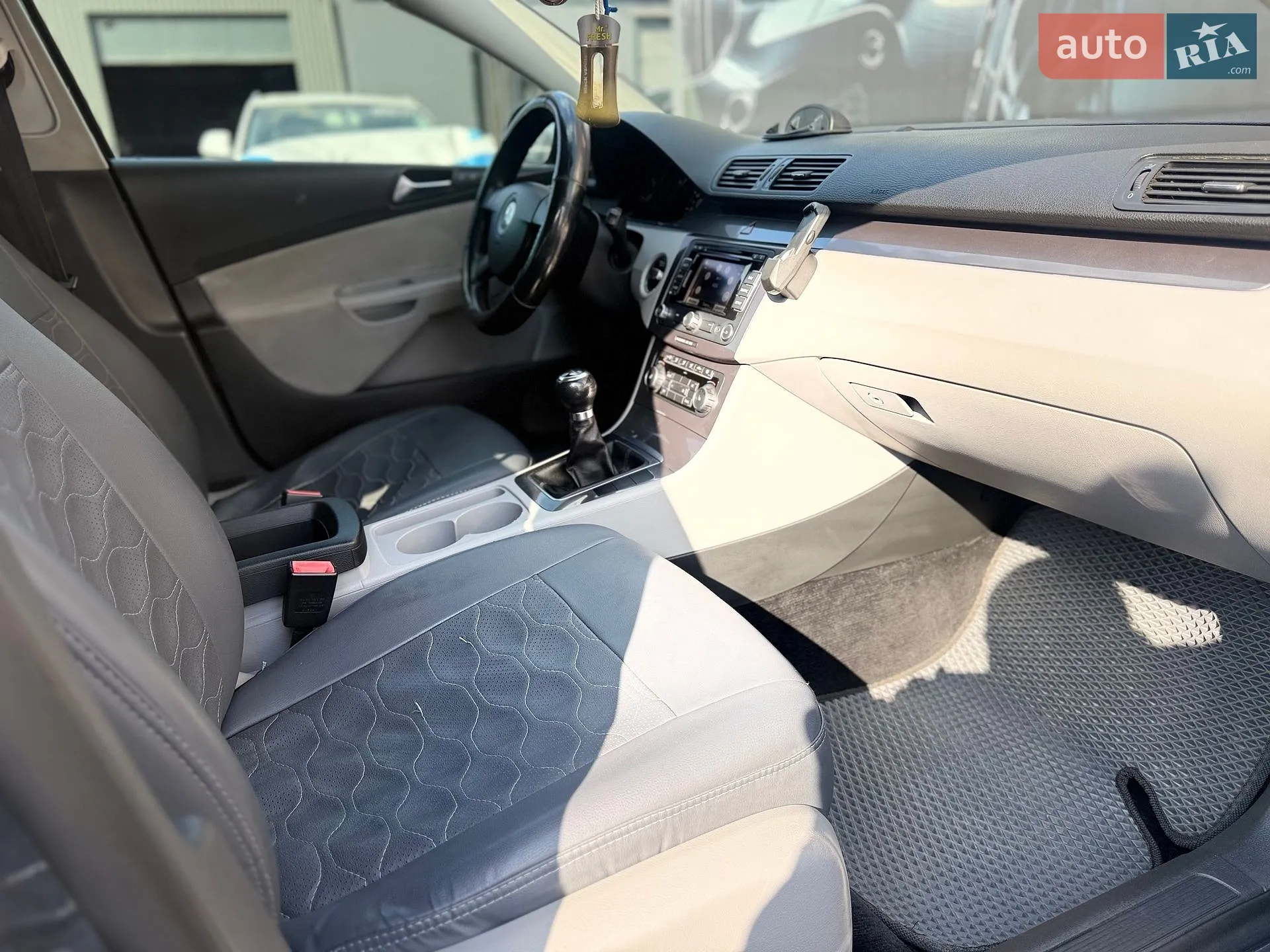 2010 Volkswagen Passat - мініатюра 30
