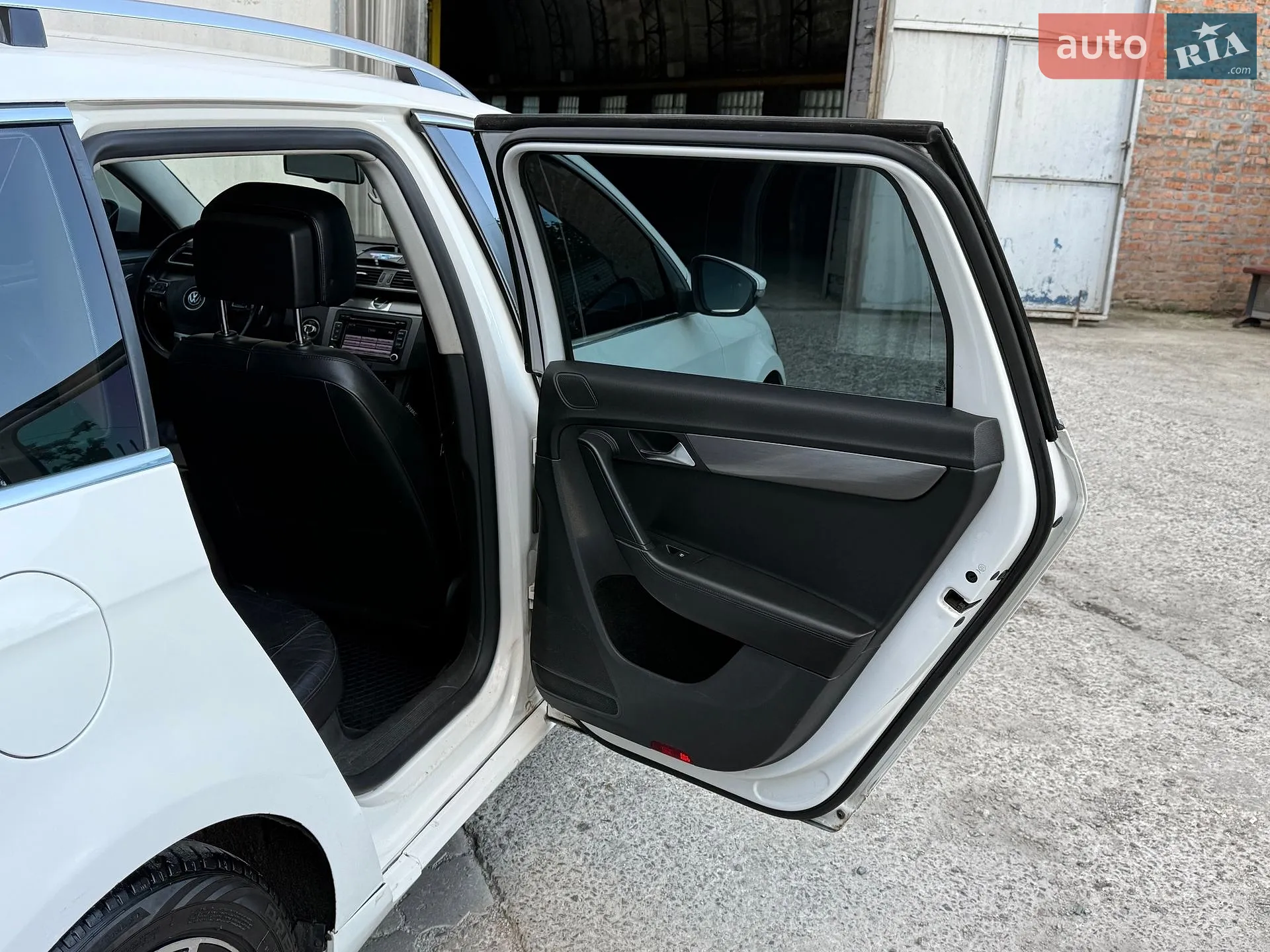 2011 Volkswagen Passat - мініатюра 15