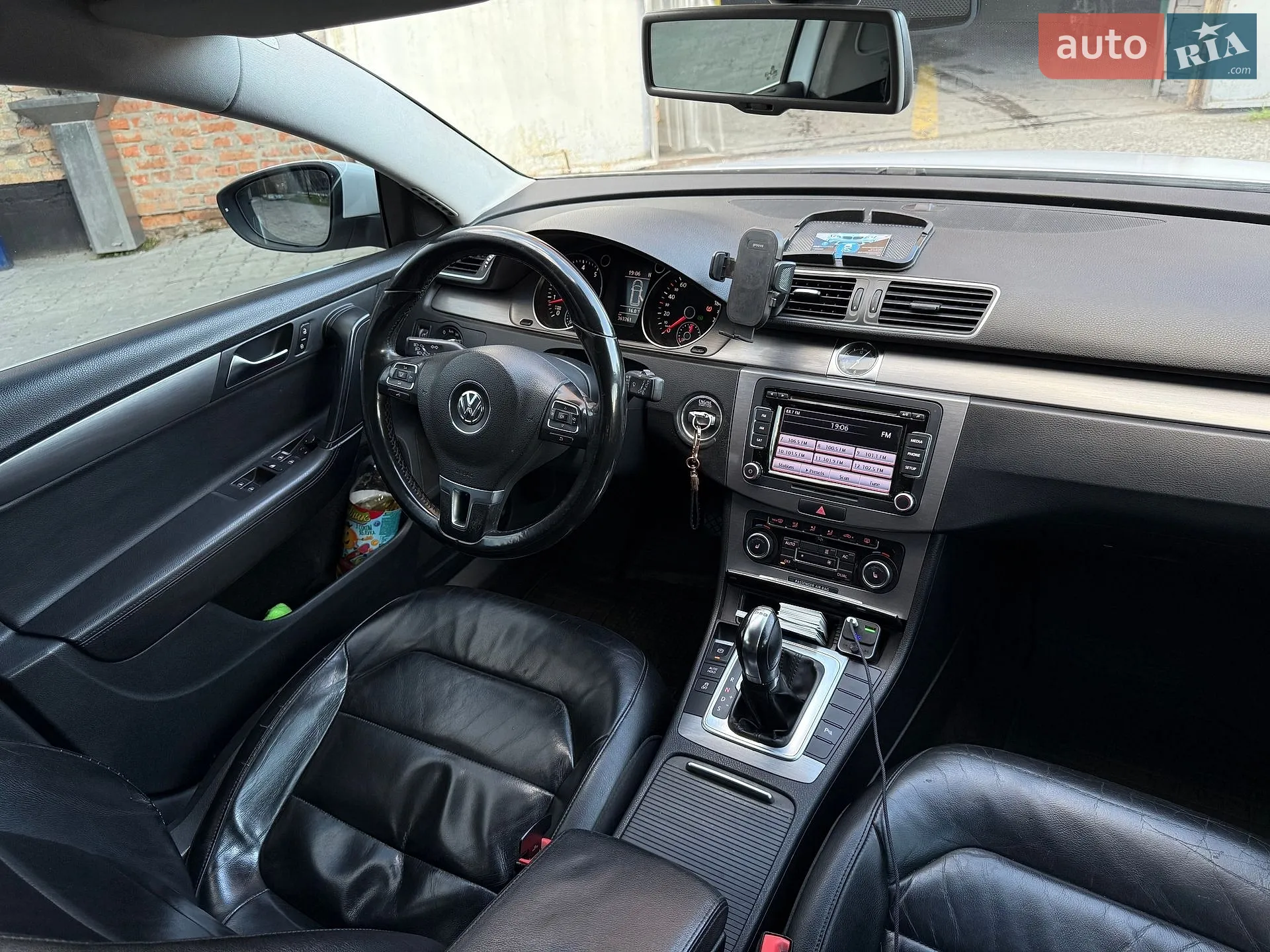 2011 Volkswagen Passat - мініатюра 16