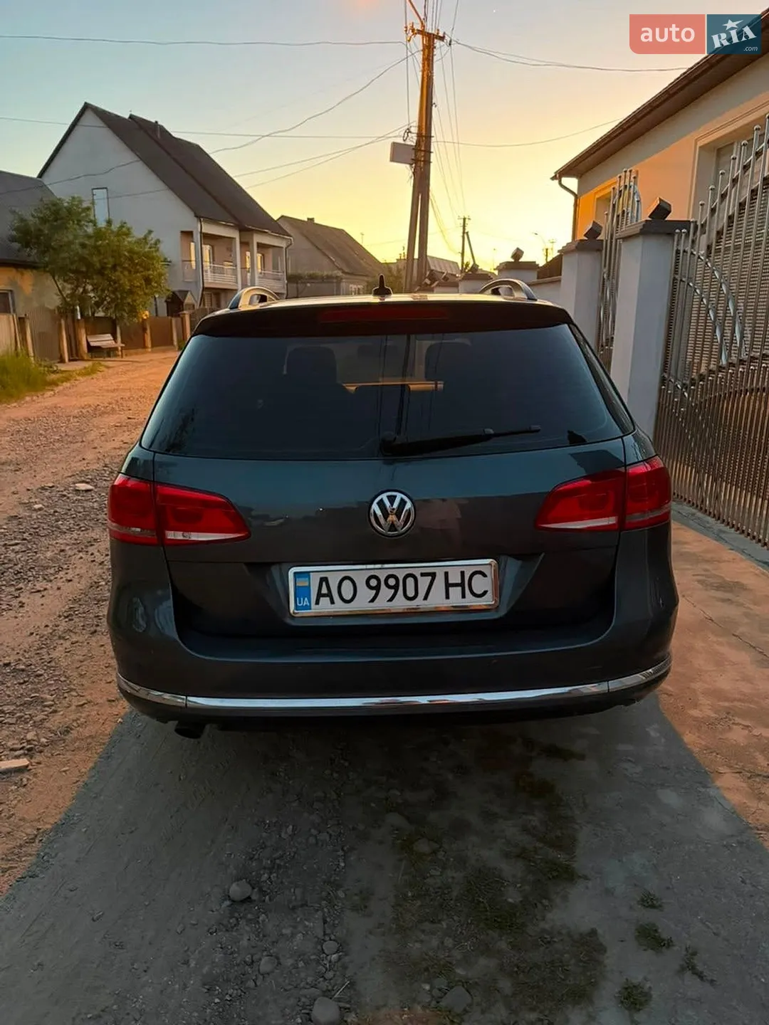 2010 Volkswagen Passat - мініатюра 3