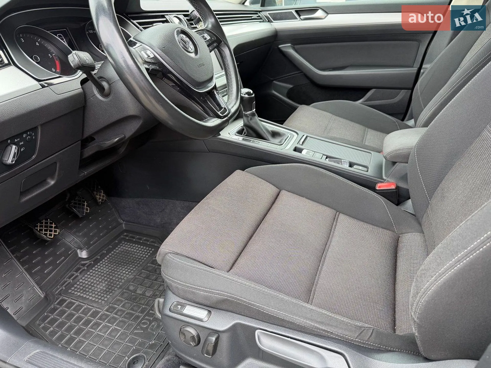 2017 Volkswagen Passat - мініатюра 10