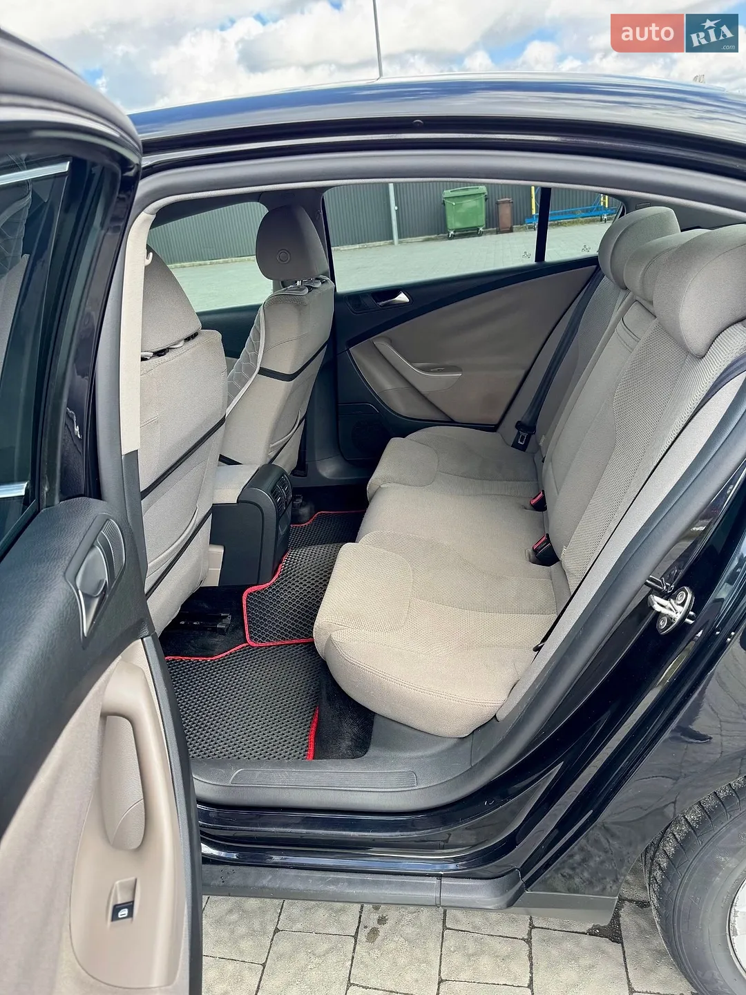2010 Volkswagen Passat - мініатюра 10