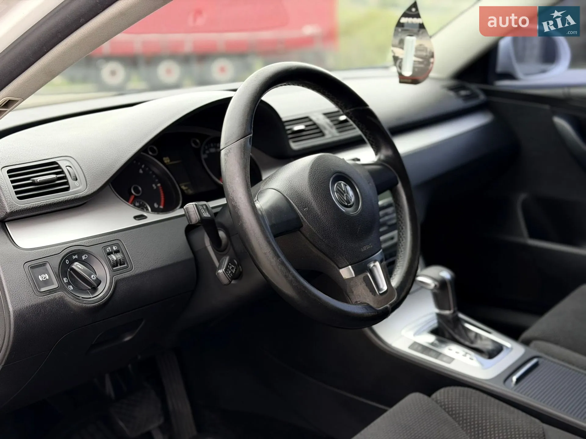 2010 Volkswagen Passat - мініатюра 35
