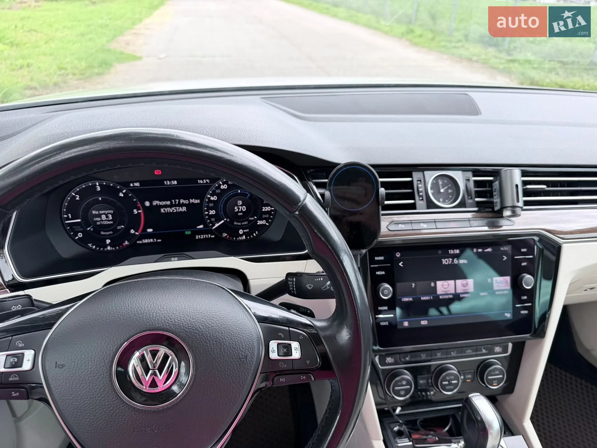 2017 Volkswagen Passat - мініатюра 10