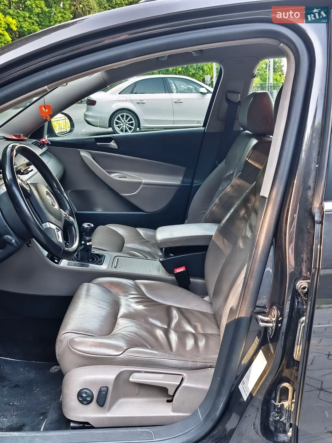 2010 Volkswagen Passat - мініатюра 6