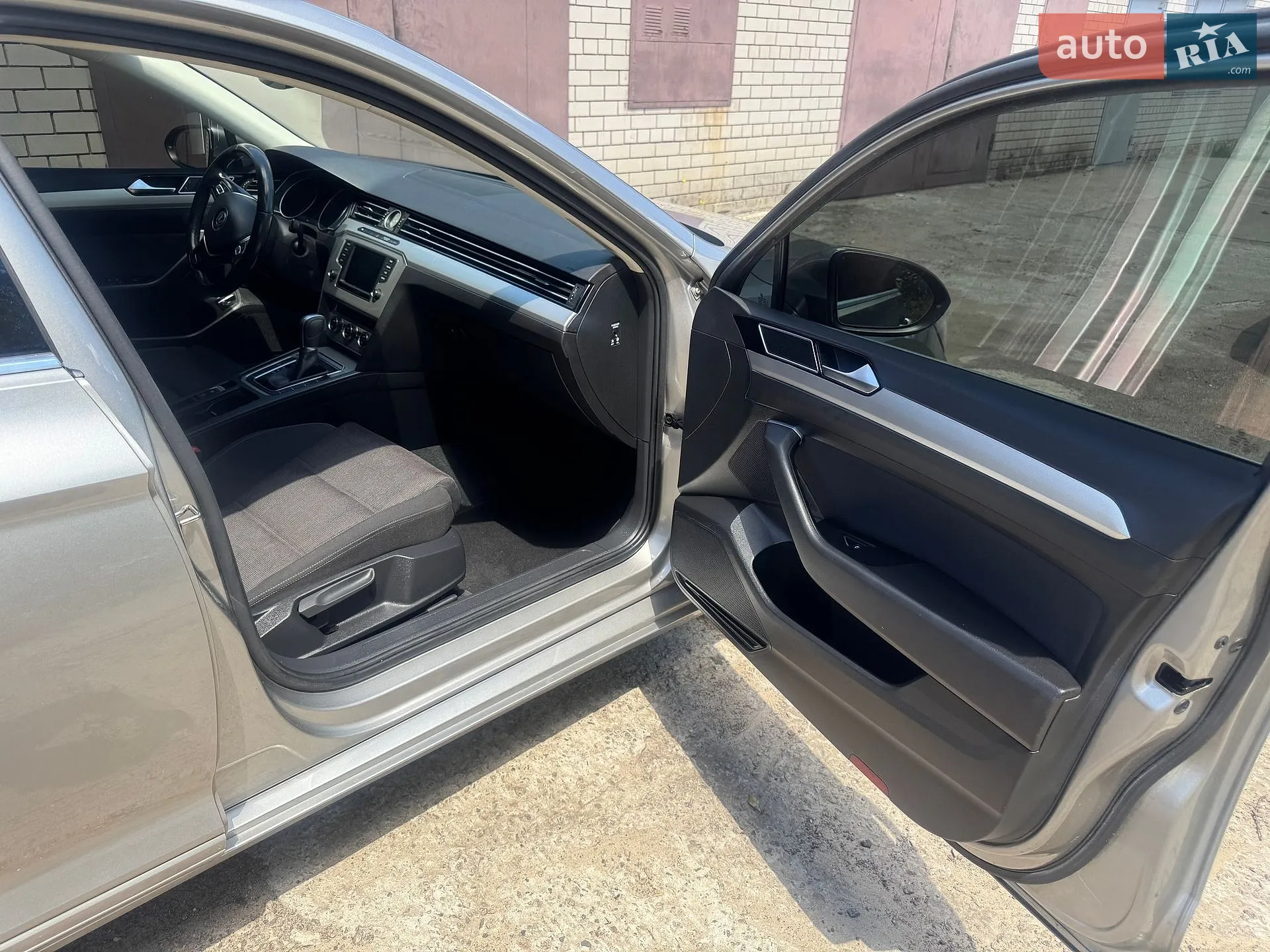 2016 Volkswagen Passat - мініатюра 32