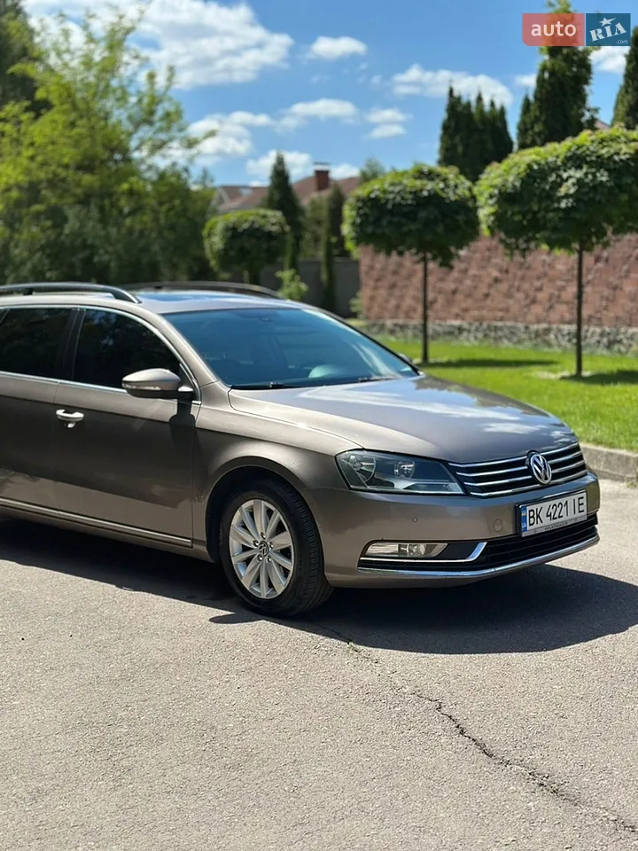 2010 Volkswagen Passat - мініатюра 11
