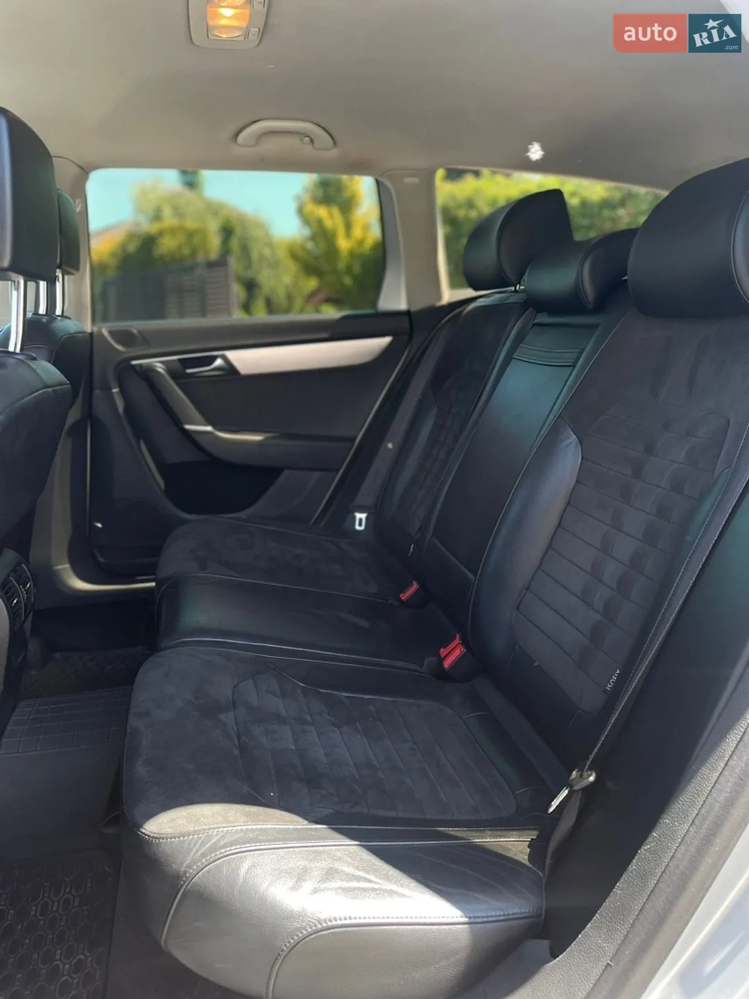 2010 Volkswagen Passat - мініатюра 12
