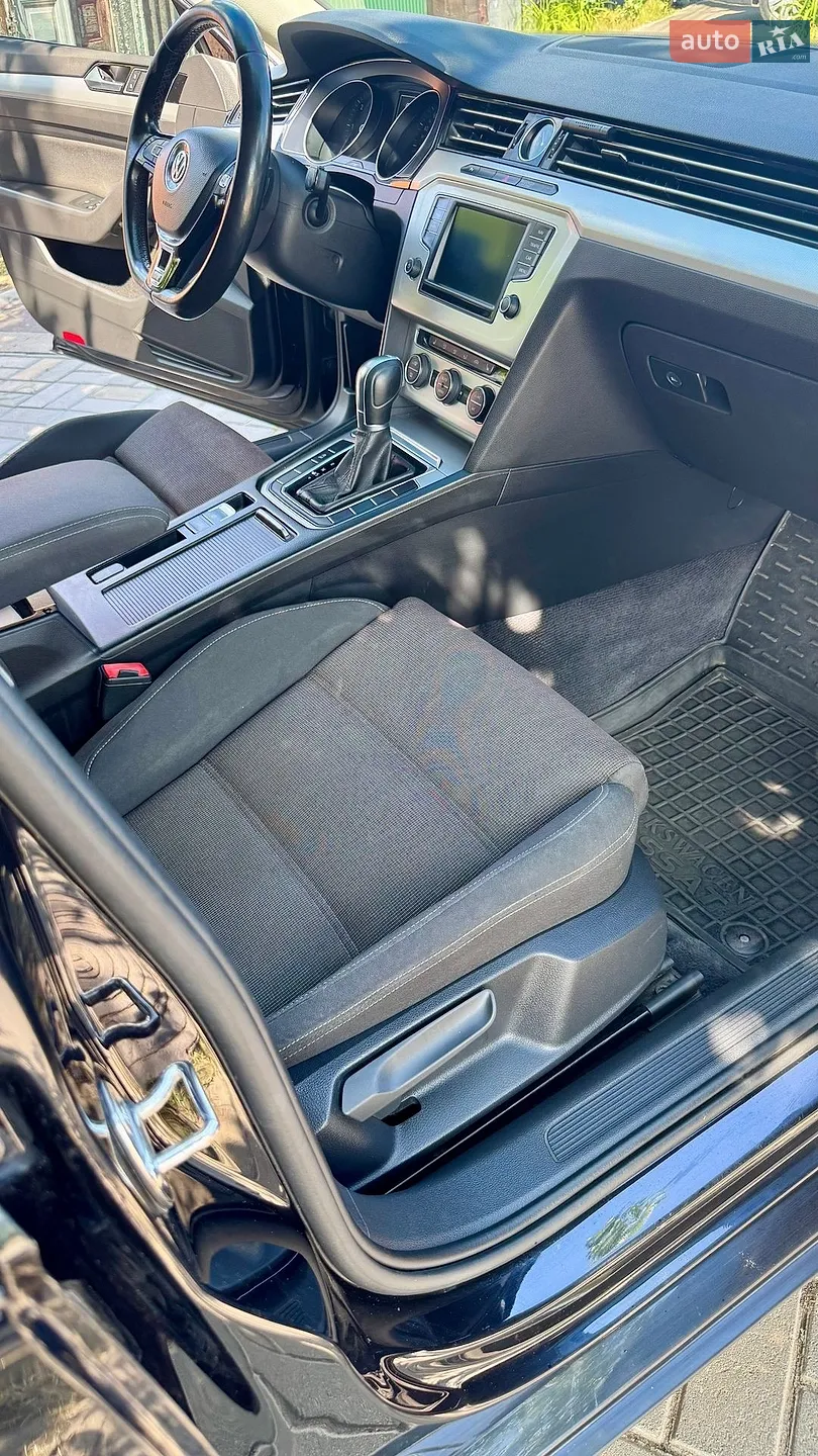 2017 Volkswagen Passat - мініатюра 24