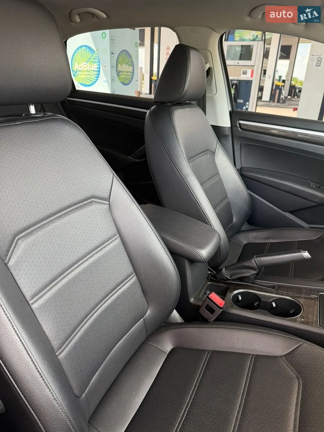 2017 Volkswagen Passat - мініатюра 10