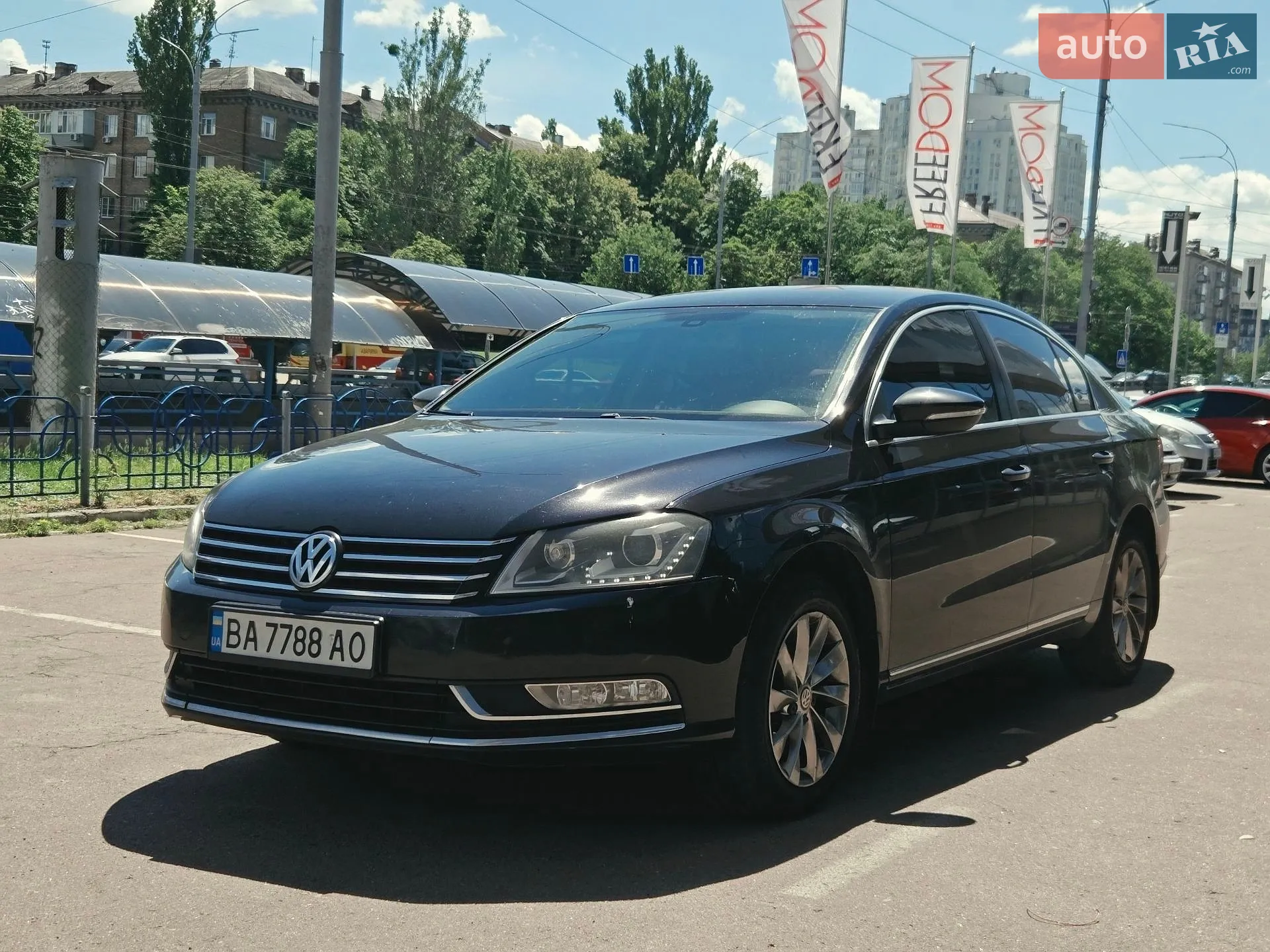 2013 Volkswagen Passat - мініатюра 2