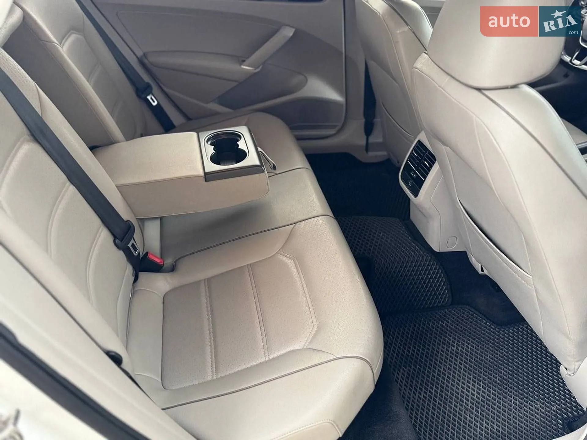 2017 Volkswagen Passat - мініатюра 2