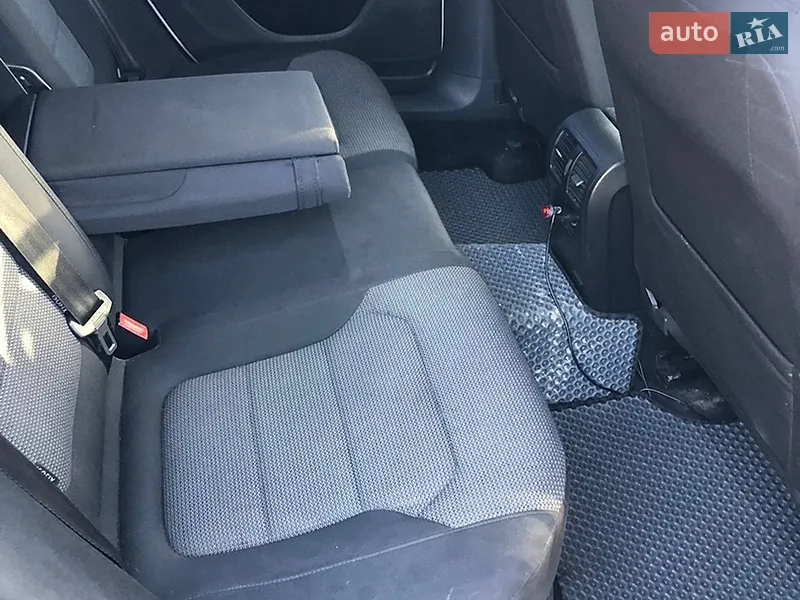 Volkswagen Passat 2011 VIN WVWZZZ3CZBE376275 фото оголошення 7 з 39