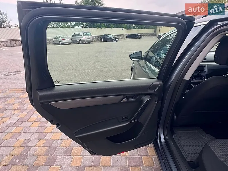 Volkswagen Passat 2012 VIN WVWZZZ3CZCE137758 фото оголошення 11 з 54