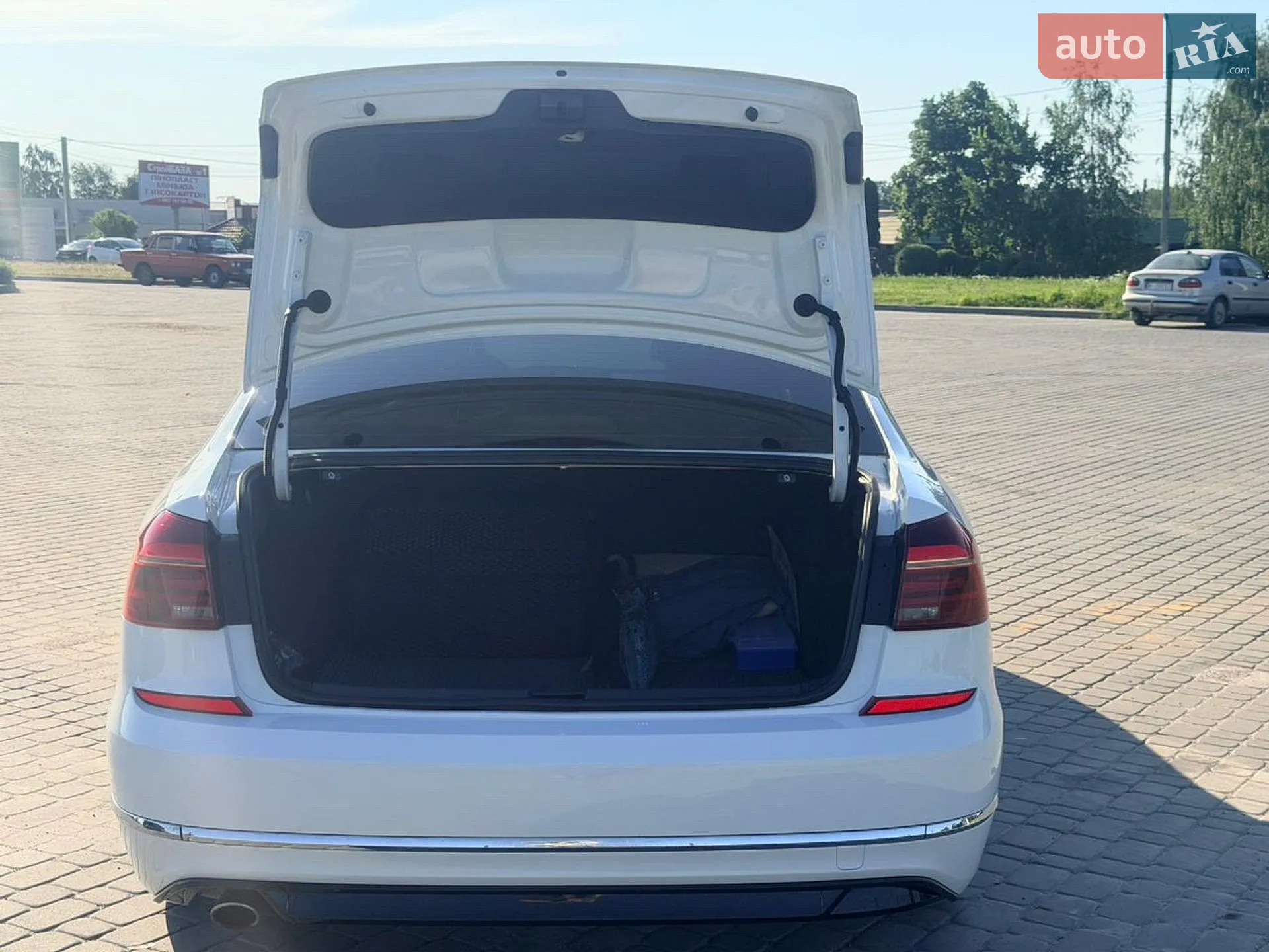 2017 Volkswagen Passat - мініатюра 19