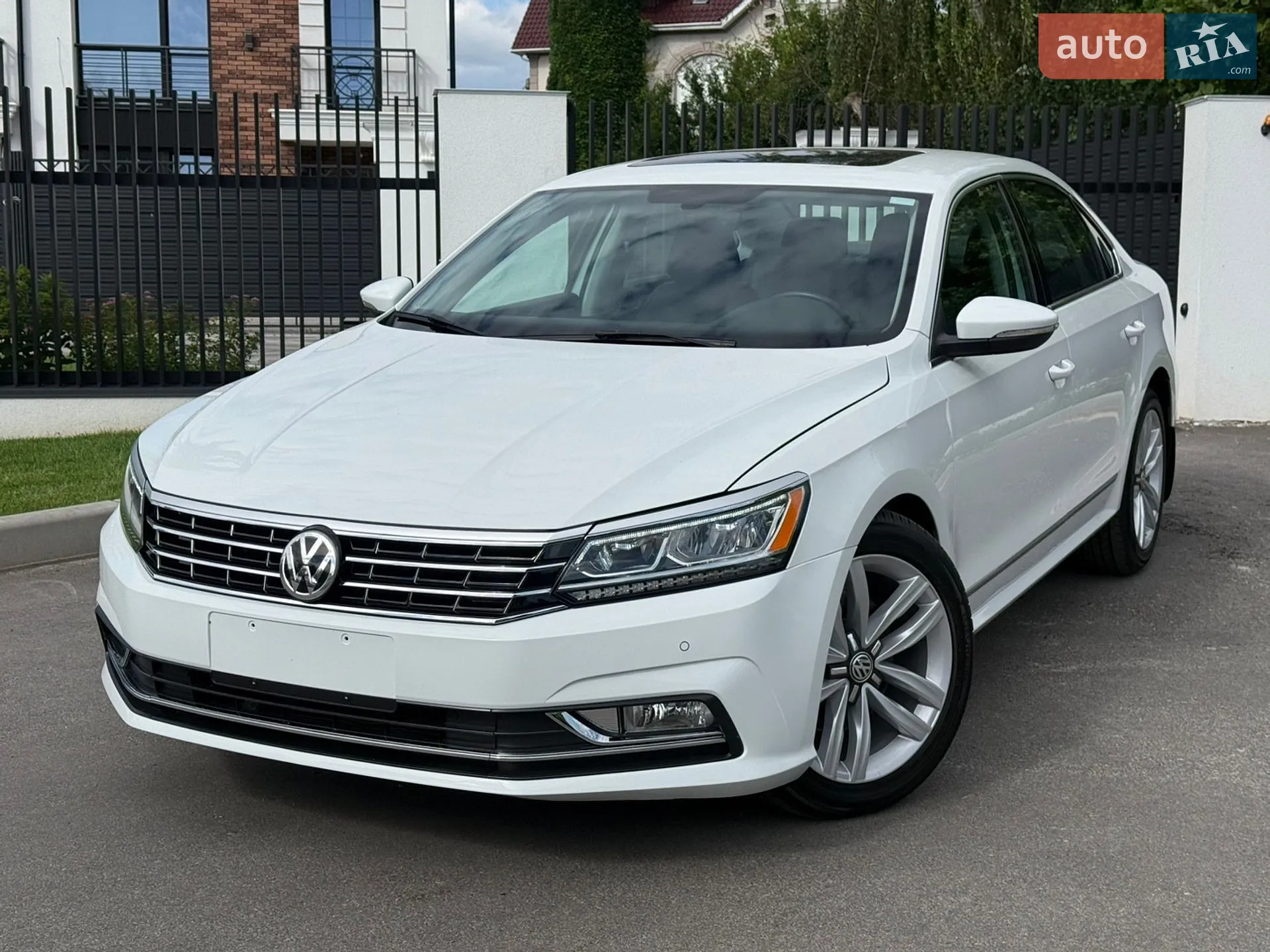 2016 Volkswagen Passat - мініатюра 2