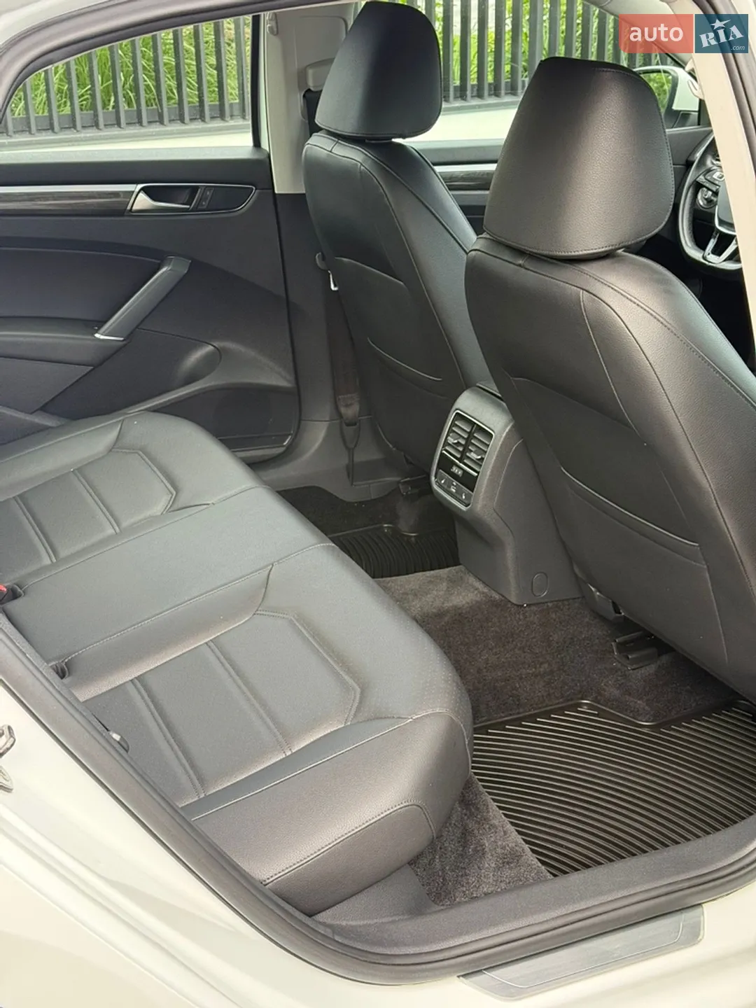 2016 Volkswagen Passat - мініатюра 24