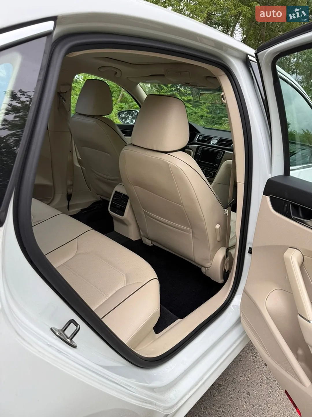 2017 Volkswagen Passat - мініатюра 9