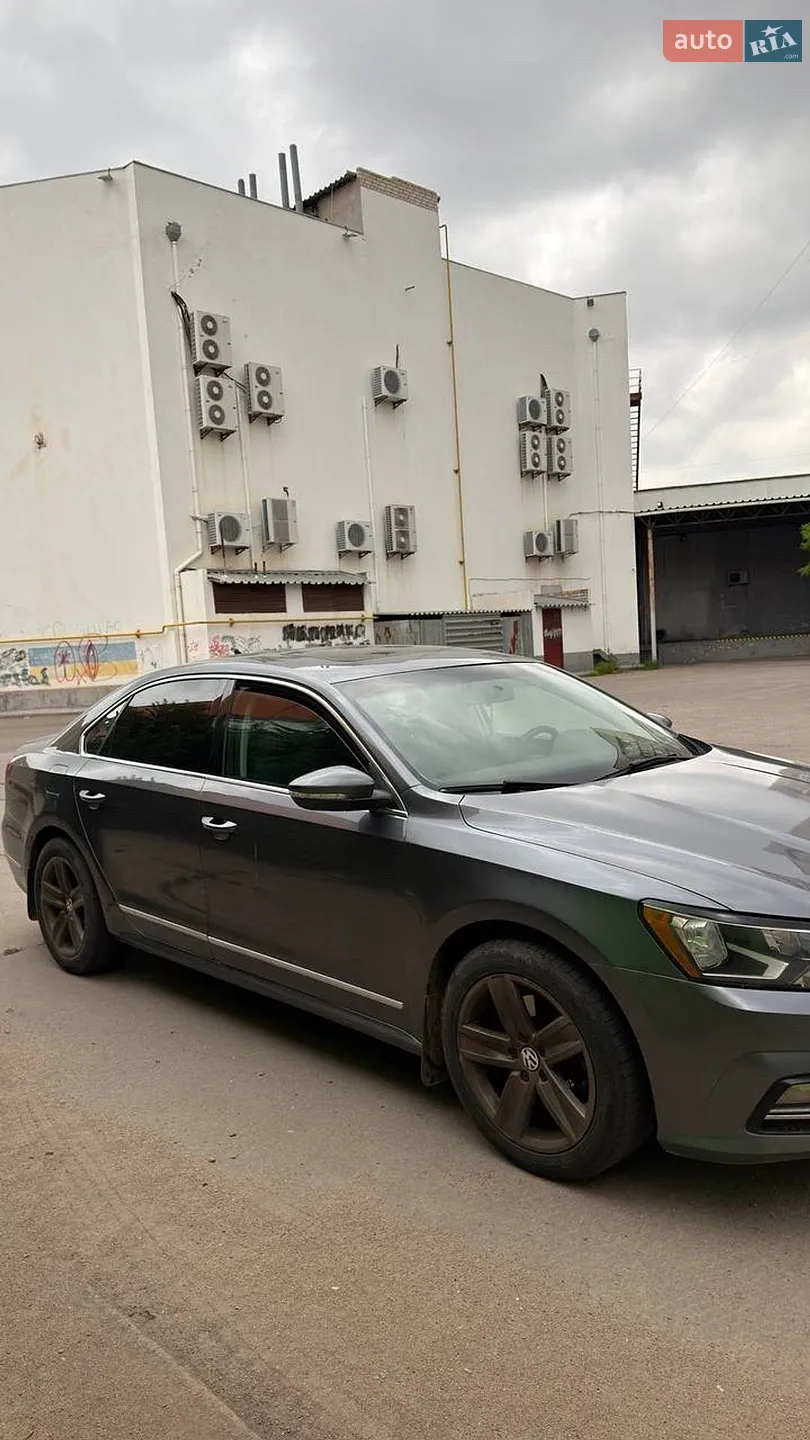 2017 Volkswagen Passat - мініатюра 2