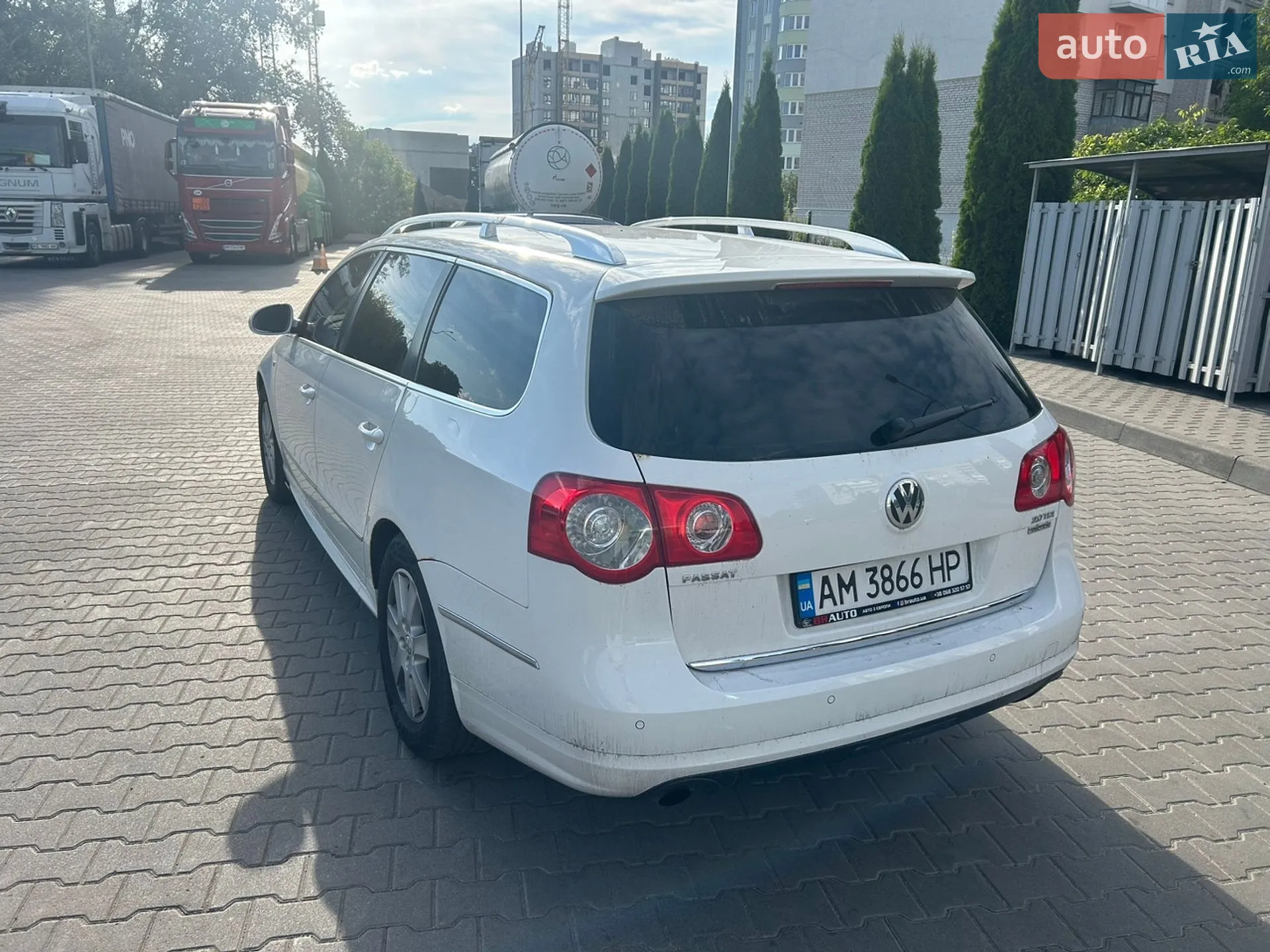 2010 Volkswagen Passat - мініатюра 5