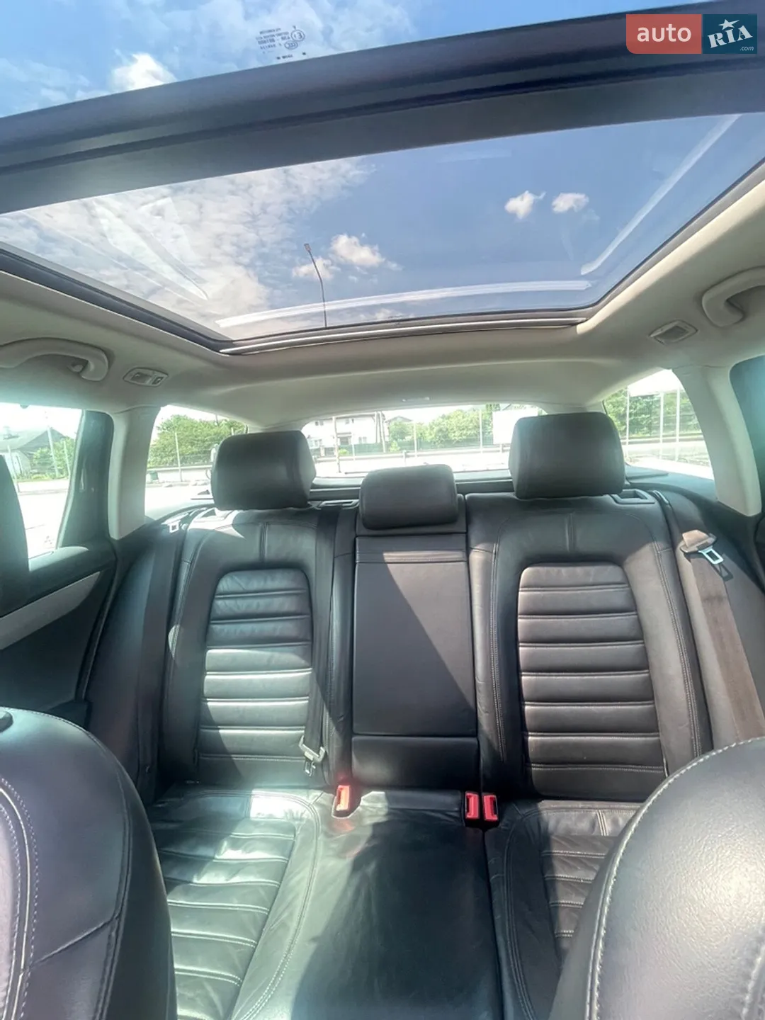 Volkswagen Passat 2011 VIN WVWZZZ3CZCE020431 фото оголошення 5 з 10
