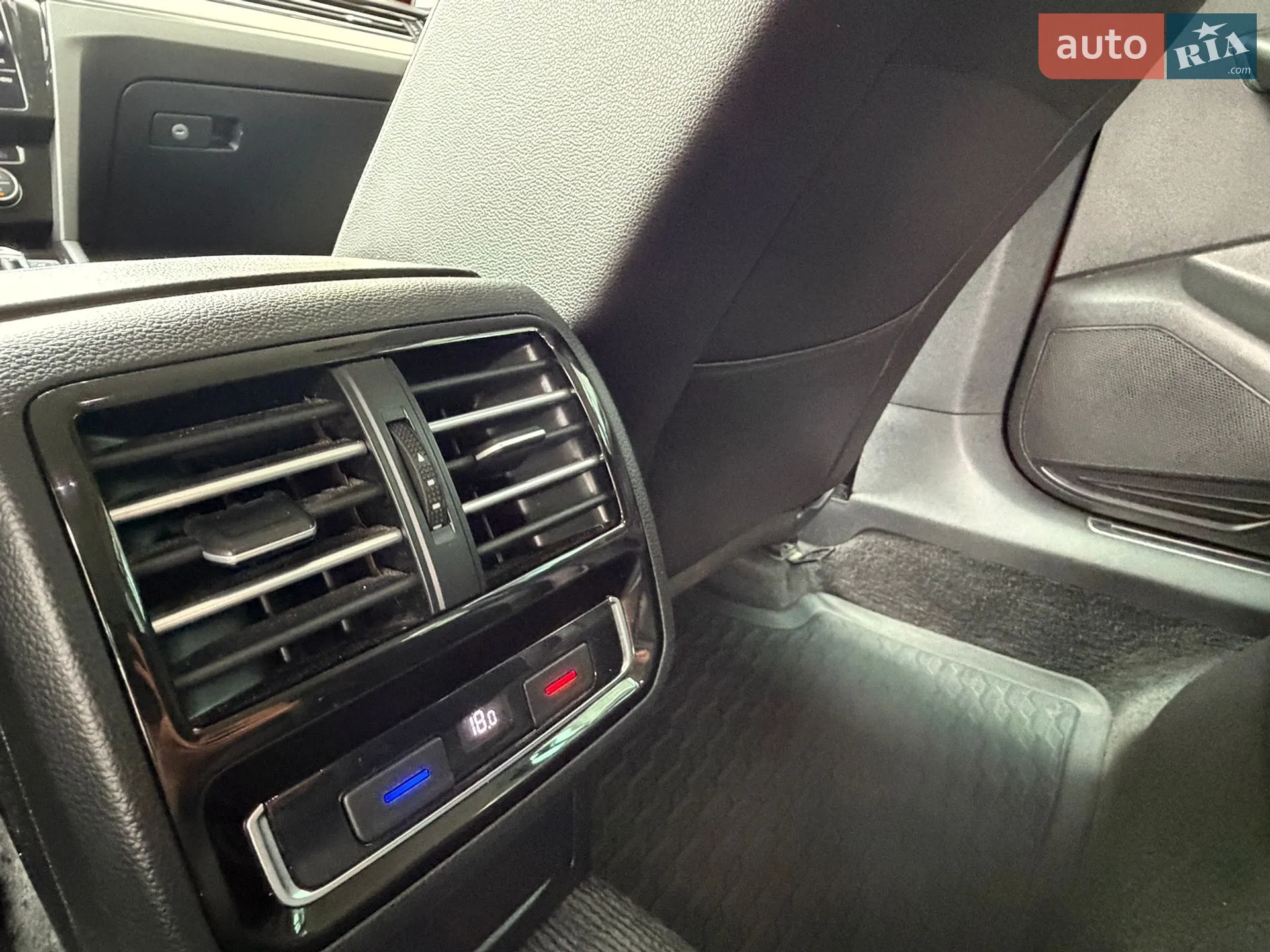 2017 Volkswagen Passat - мініатюра 24