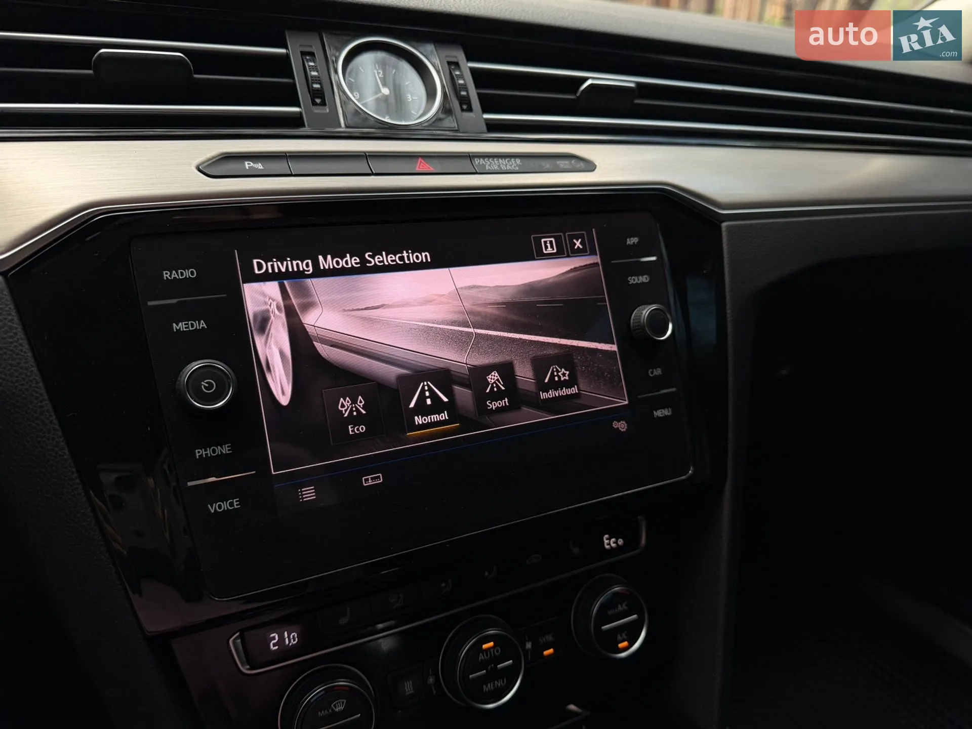 2018 Volkswagen Passat - мініатюра 25