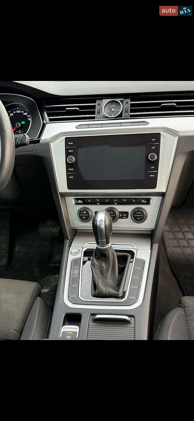 2019 Volkswagen Passat - мініатюра 14