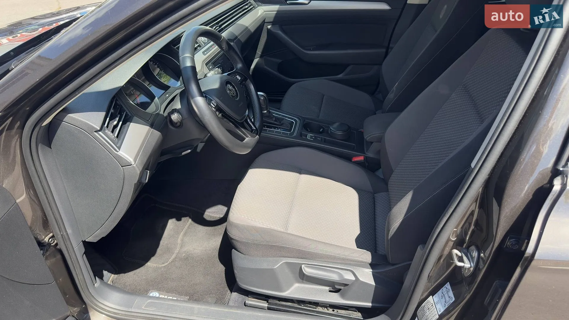 2018 Volkswagen Passat - мініатюра 24