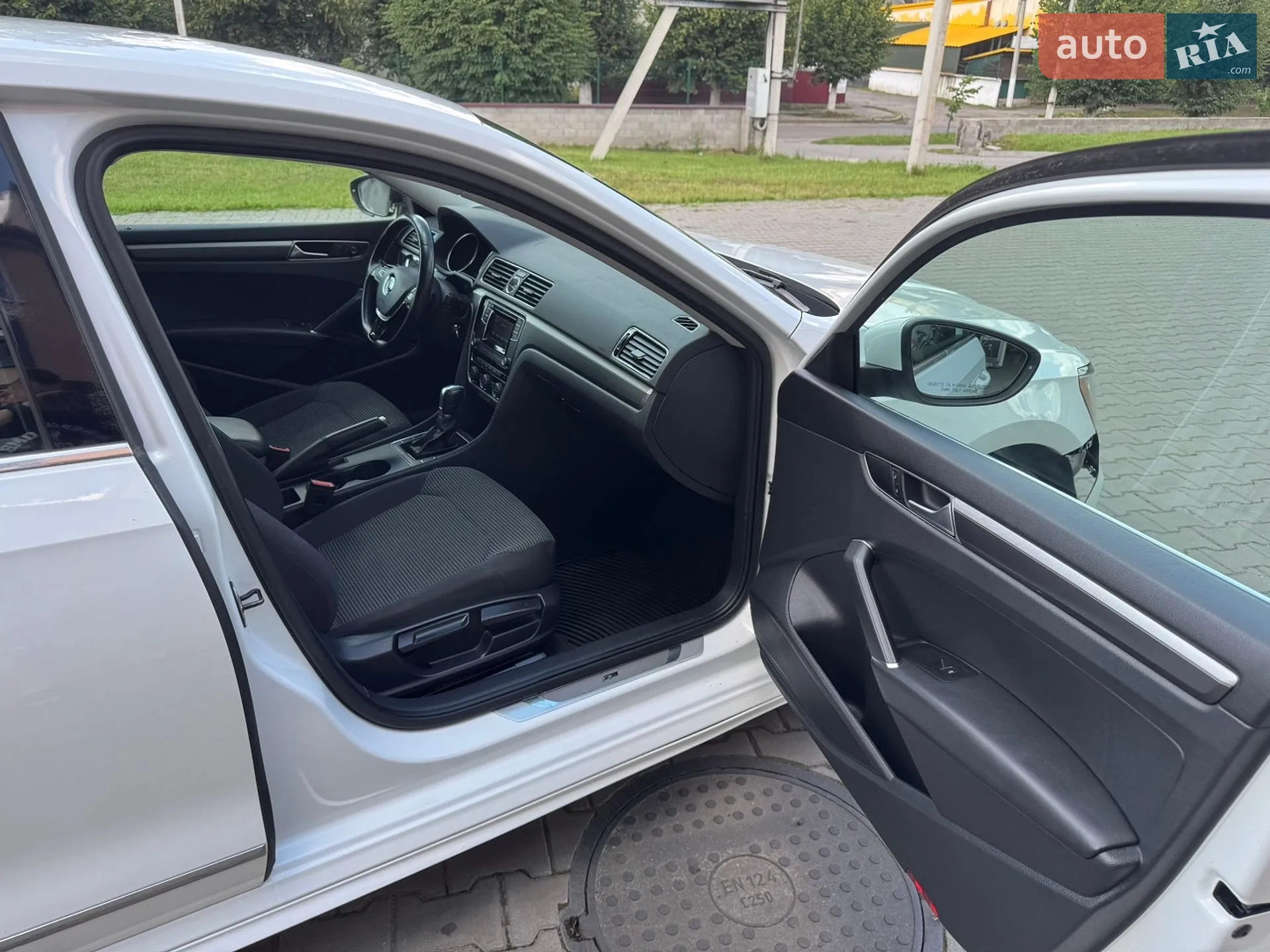 2016 Volkswagen Passat - мініатюра 33