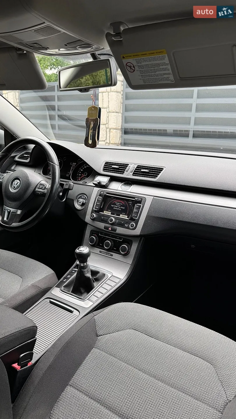 2011 Volkswagen Passat - мініатюра 16