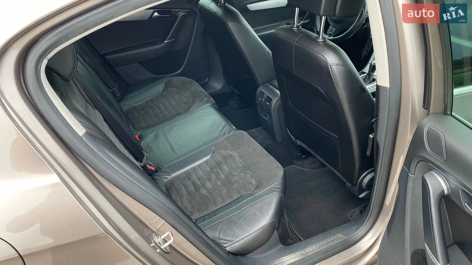2011 Volkswagen Passat - мініатюра 12