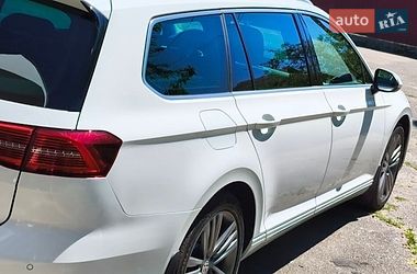 Универсал Volkswagen Passat 2017 в Вышгороде фото 36 Универсал Volkswagen Passat 2017 в Вышгороде