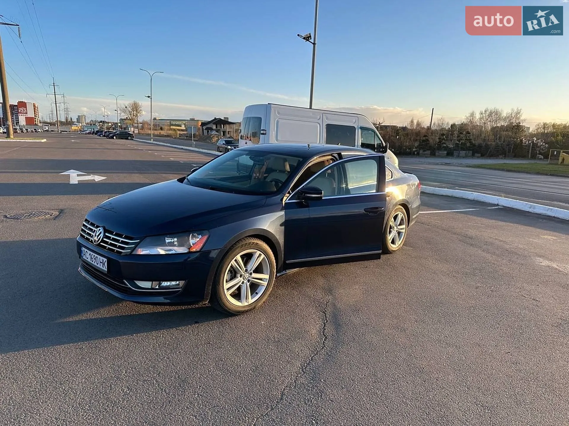 2013 Volkswagen Passat - мініатюра 2