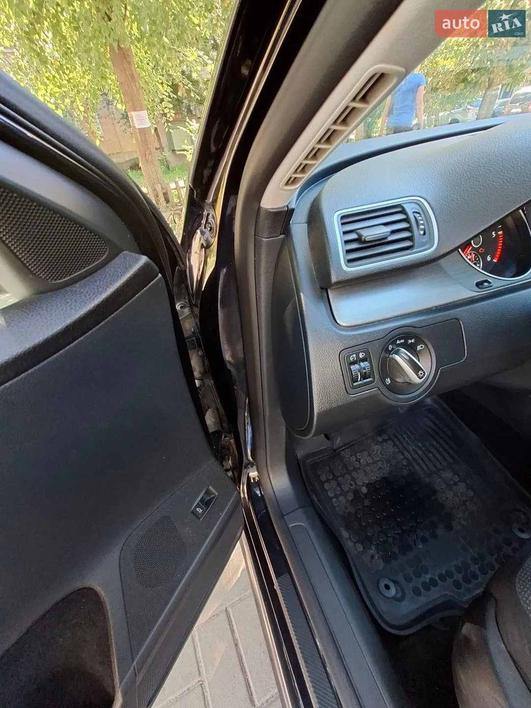 2011 Volkswagen Passat - мініатюра 3