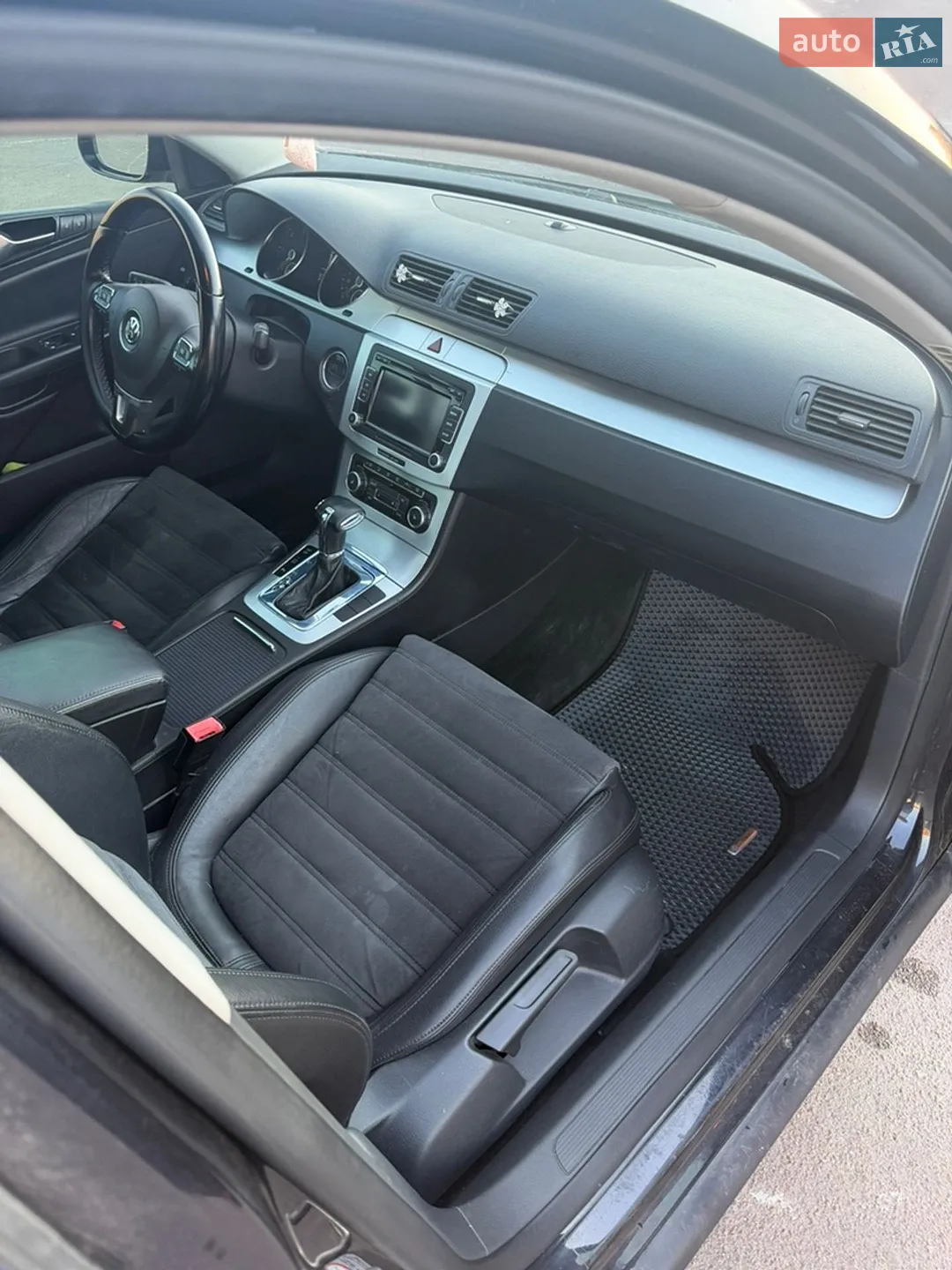 2010 Volkswagen Passat - мініатюра 16