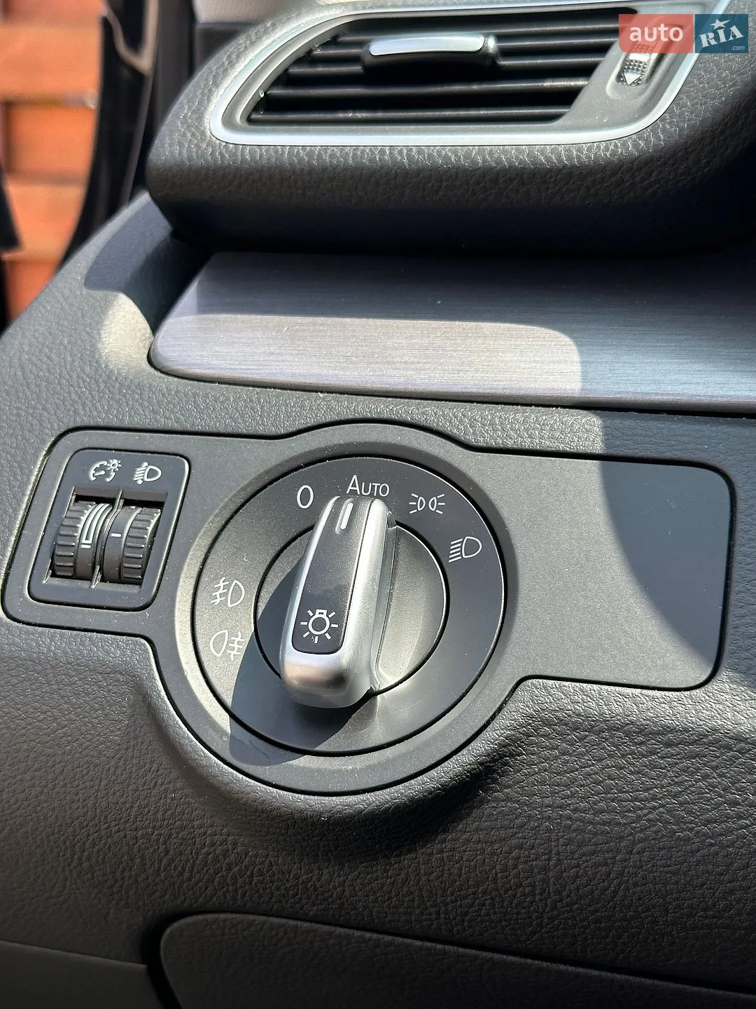 2010 Volkswagen Passat - мініатюра 29