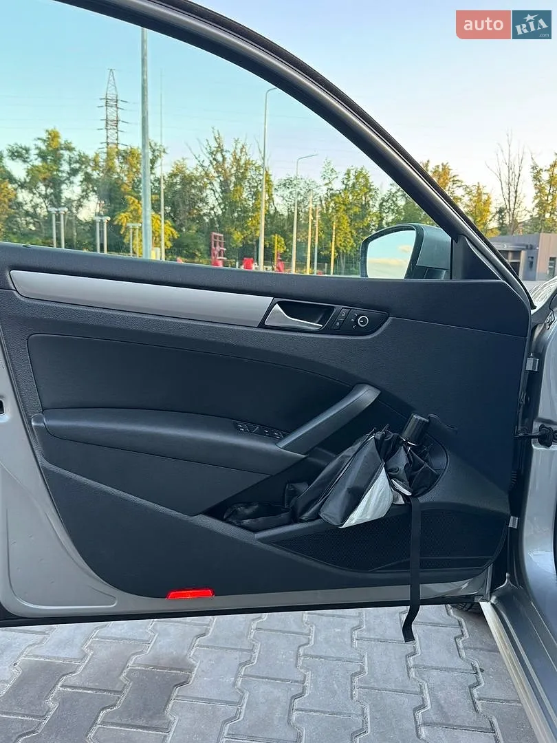 2013 Volkswagen Passat - мініатюра 25