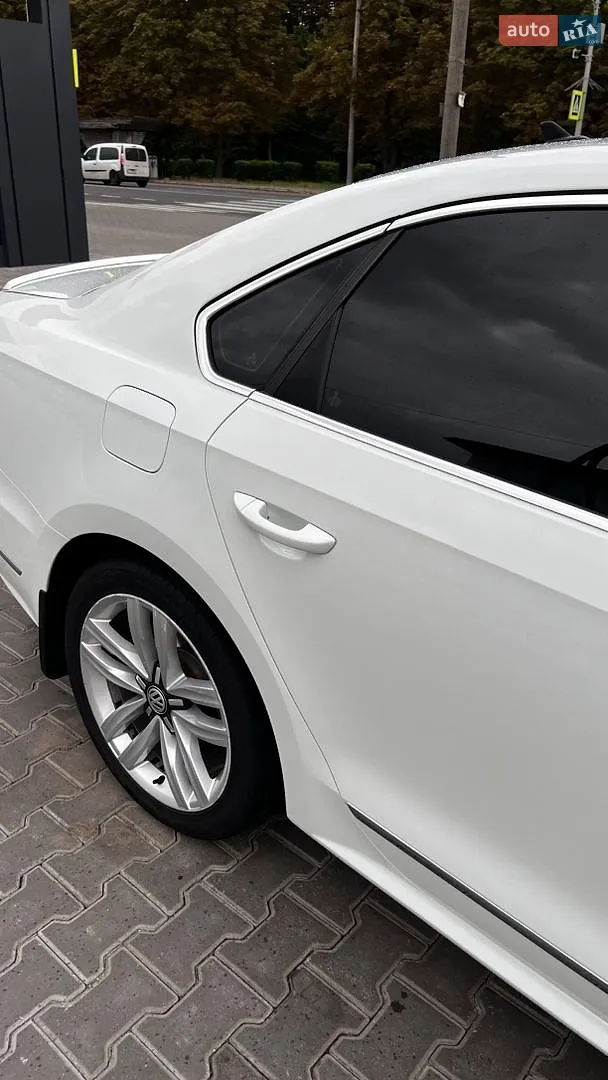 2016 Volkswagen Passat - мініатюра 13