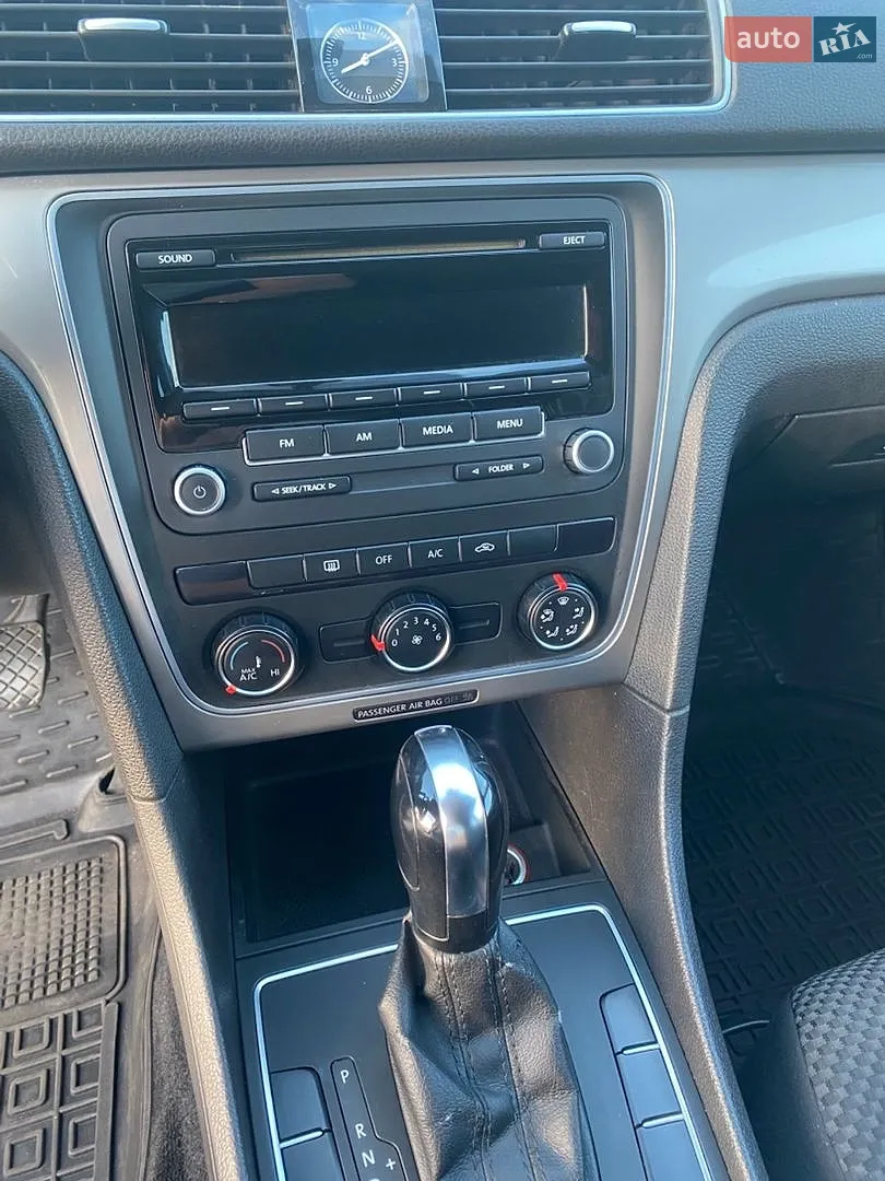2013 Volkswagen Passat - мініатюра 18